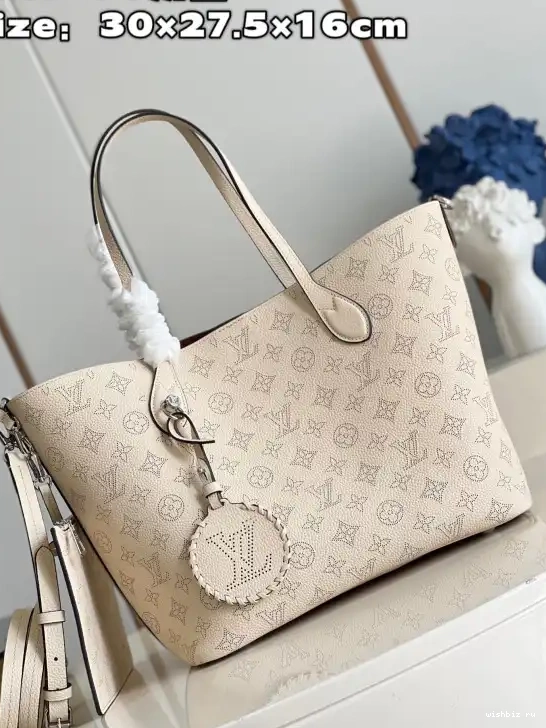 WIS VUITTON MM BLOSSOM LOUIS 0501